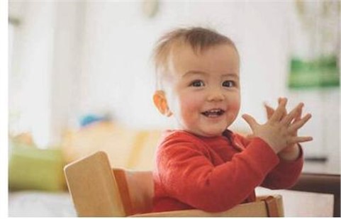 宝宝手部发展有何重要表现呢?